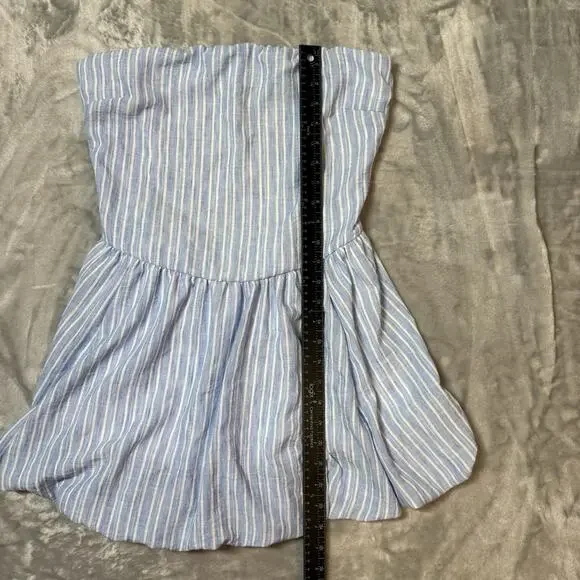 Urban Outfitters Kimchi Blue & White Medium Strapless Open-Back Bubble Romper - Picture 6 of 13